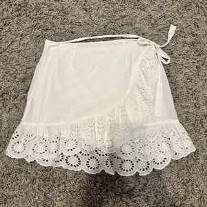 White wrap skirt with floral details